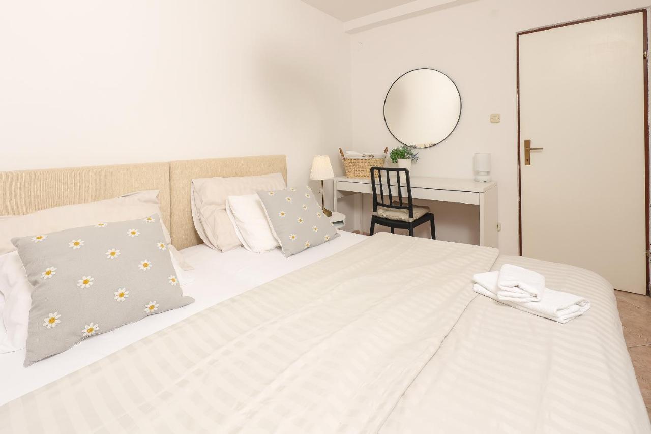 Moro Malinska Apartment ภายนอก รูปภาพ